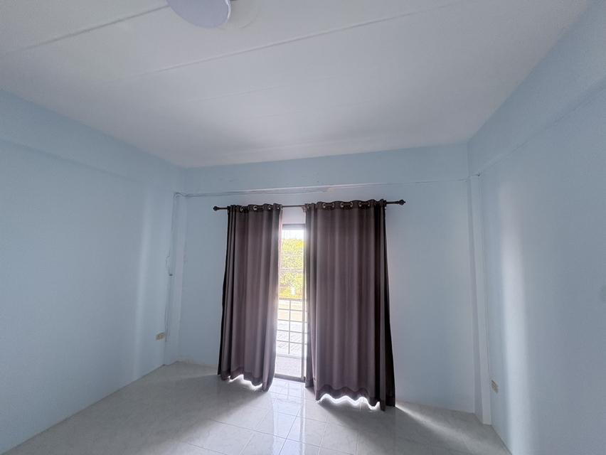 อาคารพาณิชย์ 3ชั้น 3 ห้องนอน 6