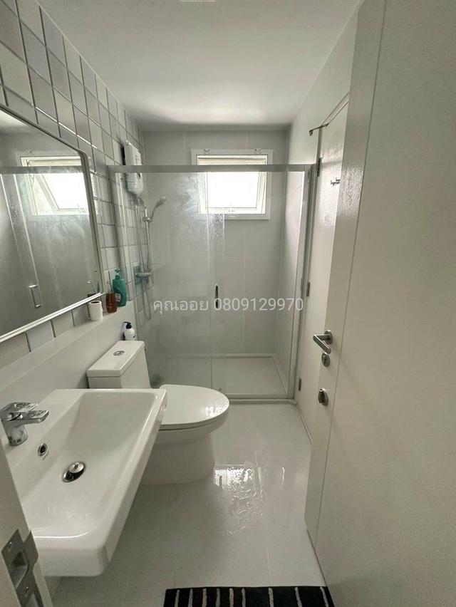 ขายและให้เช่าบ้านใหม่ แปลงมุม สีวลี ศรีนครินทร์-ร่มเกล้า 87 ตร.ว. 4 ห้องนอน อายุบ้านไม่ถึง 1 ปี ใกล้ถ.กรุงเทพกรีฑา 10