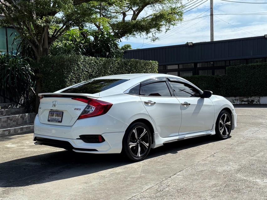 2018 HONDA CIVIC FC 1.5 TURBO RS รถมือเดียวออกป้ายแดง รถวิ่งน้อย เข้าศูนย์ทุกระยะ ไม่เคยมีอุบัติเหตุครับ 3