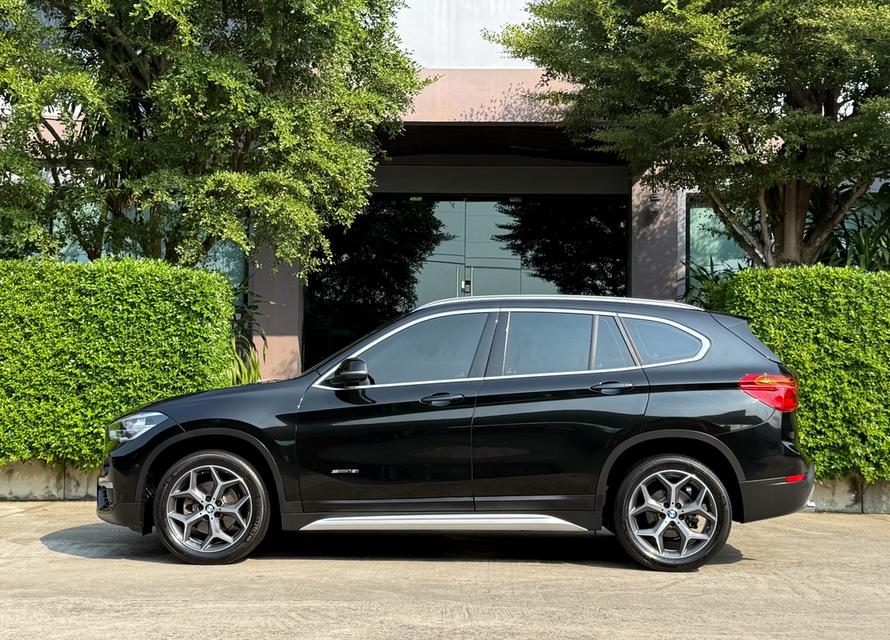 2017 BMW X1 F48 รถออกศูนย์ BMW THAILAND รถสวยสภาพสมบูรณ์พร้อมใช้งาน รถวิ่งน้อย เข้าศูนย์ทุกระยะ รถไม่เคยมีอุบัติเหตุครับ รูปที่ 5