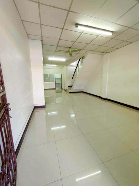 แยกอุทยาน ให้เช่าทาวน์เฮ้าส์ 3.5 ชั้น ใหม่ 22ตร.วา. 252 ตร.ม.ถ.บรมราชชนนี-พุทธมณฑลสาย 3 3 นอน ศาลาธรรมสพน์ ทวีวัฒนา 3