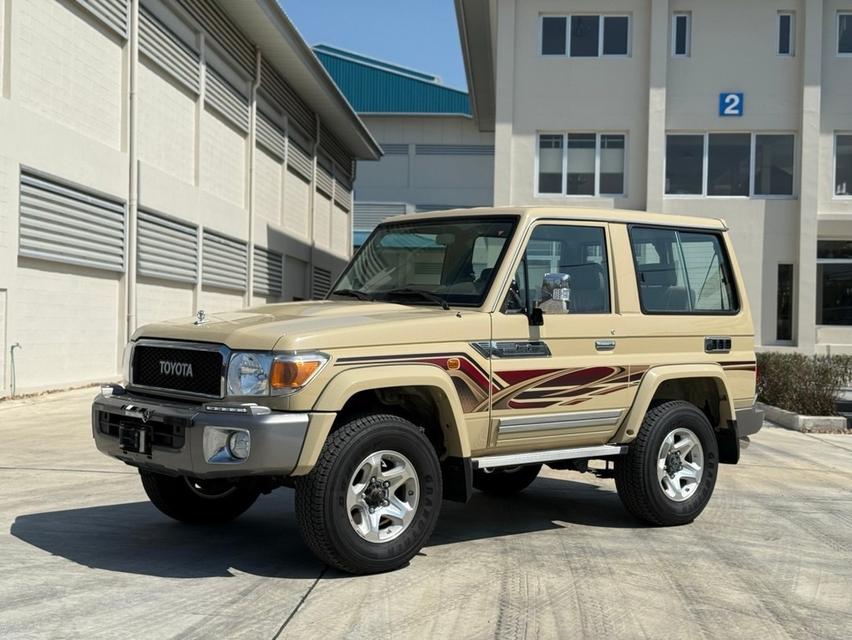 รถใหม่ กับ Land cruiser LC71 Dubai spec รหัส JRS53