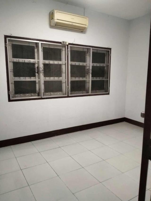 🏡 ขายบ้านฟังก์ชันครบ 30 ตร.ว. ราคาเพียง 1.6 ล้าน! ผ่อนถูกกว่าเช่า ได้บ้านเป็นของตัวเอง ​รายละเอียด: อยากมีบ้านเป็นของตัวเองในงบประหยัด ห้ามพลาดหลังนี 6