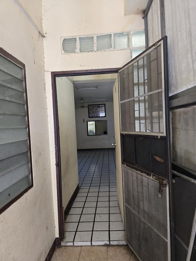 ขายทาวน์เฮ้าส์เนื้อที่ 33 ตารางวา อยู่ซอยประชาราษฎร์บำเพ็ญ 1 ถนนรัชดาภิเษก เขตดินแดง หน้าปากซอย คือ แยกพระพิฆเนศ 6