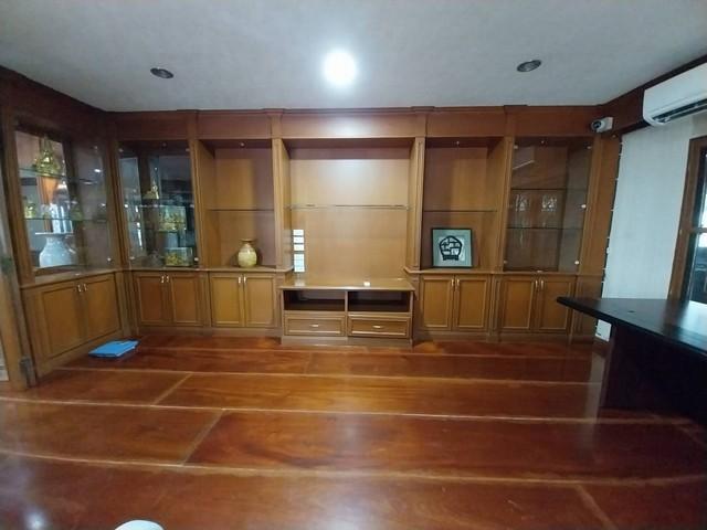 ขายบ้านเดี่ยวหลังใหญ่นาป่าชลบุรี หมู่บ้านสุขประยูรพาร์คนาป่า ขนาด 191 ตารางวา 6 ห้องนอน 5 ห้องน้ำ 5