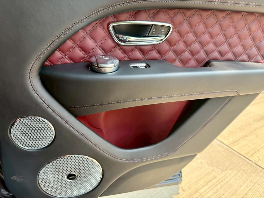 ขายดาวน์ Bentley Bentayga First 1 Edition ออก ปี22 (ค.ศ.21)FullOption 15