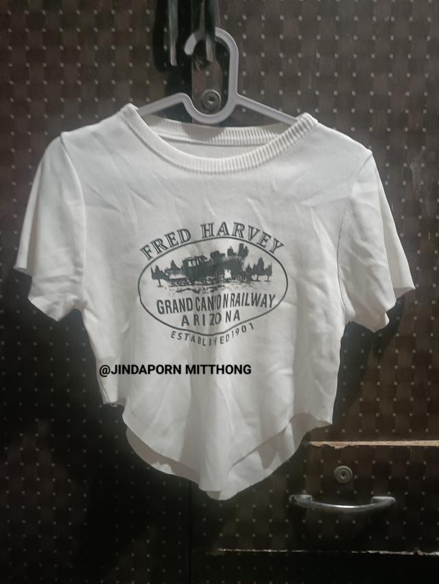 เสื้อผ้ามือสอง