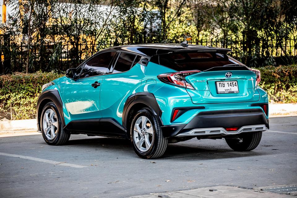 Toyota CHR 1.8 HV HI ปี 2018 สีเขียว มือเดียวป้ายแดง 7