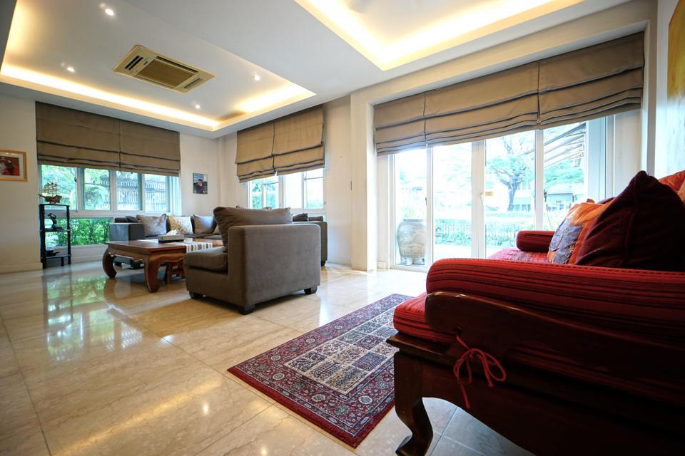  ขายบ้านเดี่ยวหรู เมอร์ราญา เพลส 99 ตร.วา 260 ตร.ม. หลังมุมหน้าโครงการ ตกแต่งบิวท์อิน สวนสวย+น้ำตก ใกล้แฟชั่นฯ & ทางด่วน 5