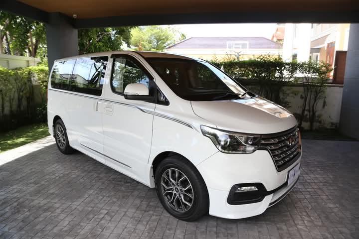 2020 Hyundai H-1 สีขาว 3