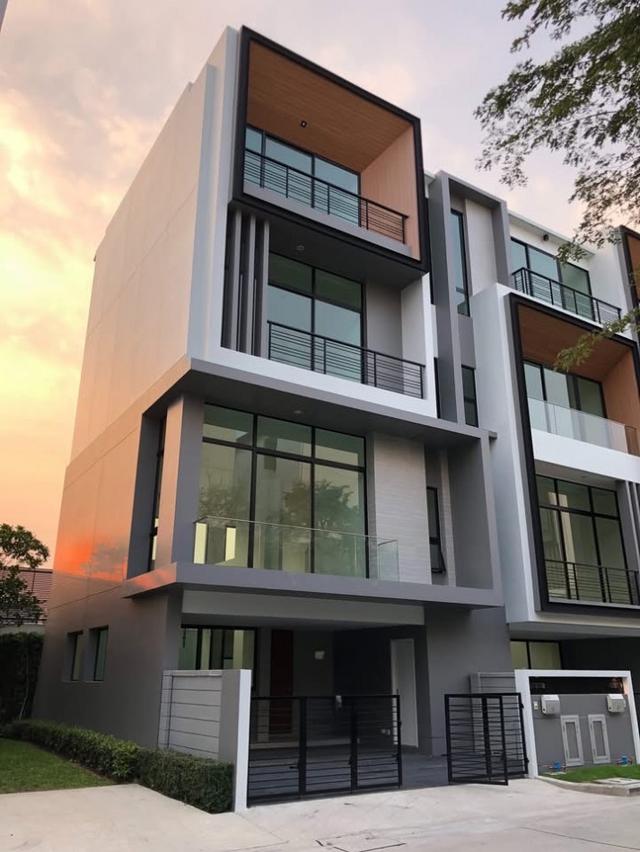 ให้เช่า Townhome 4 ชั้น Nirvana Define พระราม 9 230 ตรม