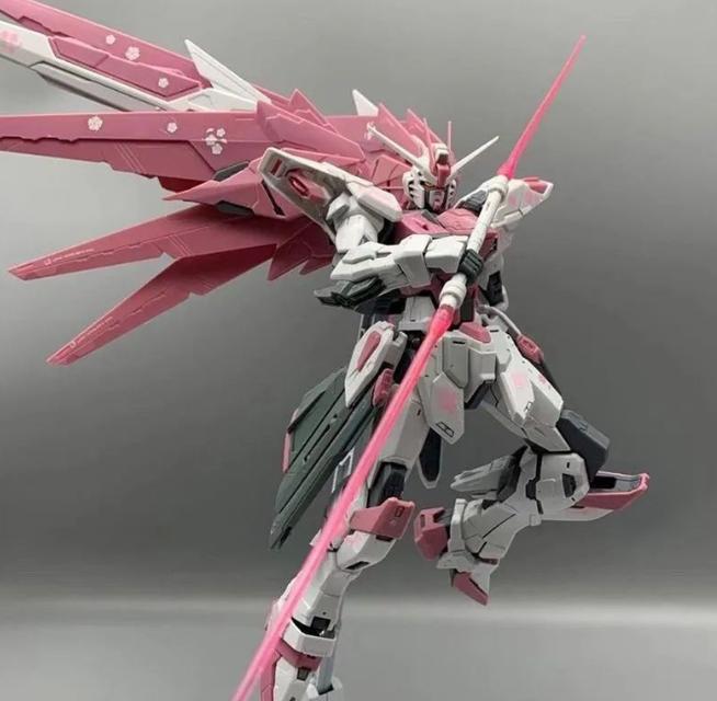 โมเดลกันดั้ม Mg 1/100 Sakura Pink Free Warrior 2.0 2