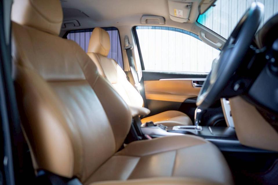 TOYOTA FORTUNER 2.8 V 4WD ปี 2016 สีดำ โฉม ปี15-ปัจจุบัน รูปที่ 11