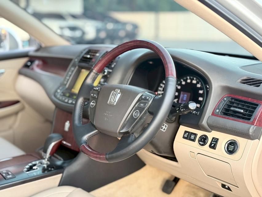 ปี 2009 TOYOTA CROWN, 2.5 ROYAL SALOON เบนซินล้วนไม่เคยติดแก๊สเล่มสวยไม่มีชำรุดไม่สูญหาย รูปที่ 12