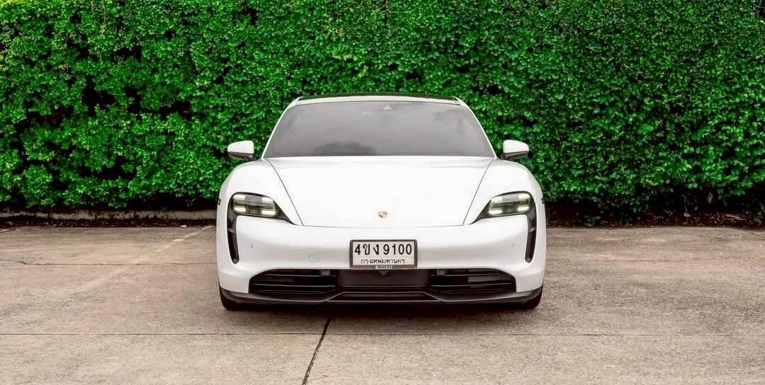 Porsche TAYCAN āļŠāļĩāļāļēāļ§