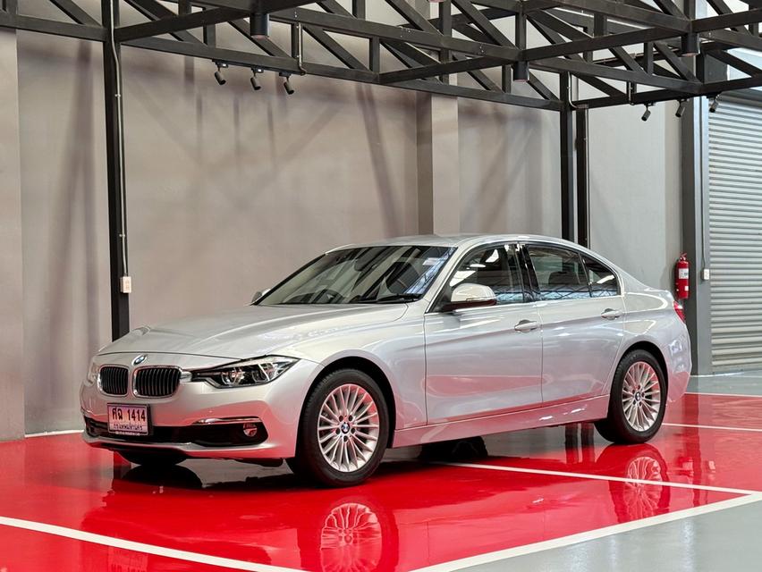 2017 BMW 320D F30 LCI รถมือเดียวป้ายแดง รถออกศูนย์ BMW THAILAND รถวิ่งน้อย เข้าศูนย์ทุกระยะ รถไม่เคยมีอุบัติเหตุครับ รูปย่อยที่ 4