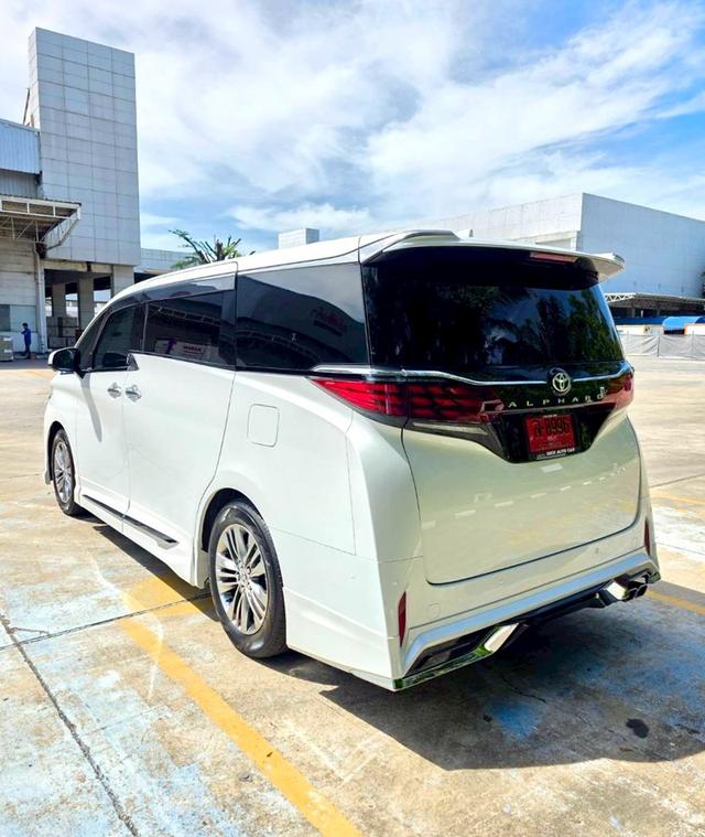 Toyota Alphard 2.5 Z TOP สีขาว ปี 2025 ไมล์ 30,000 กม. 4