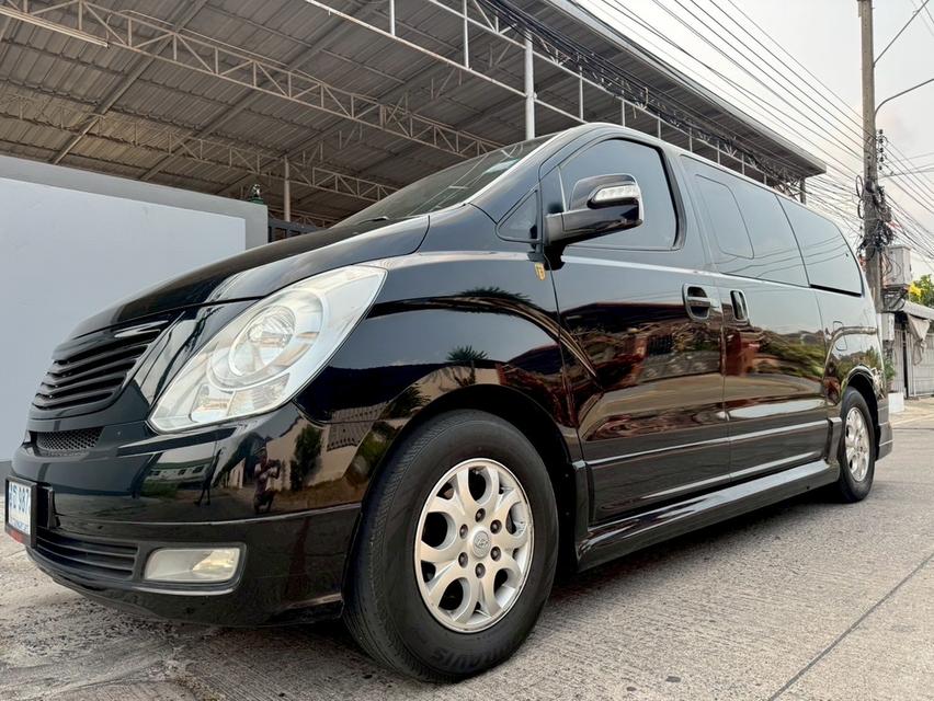 Hyundai H1 Deluxe​ 2.5 ดีเซล​ ปีจด2011