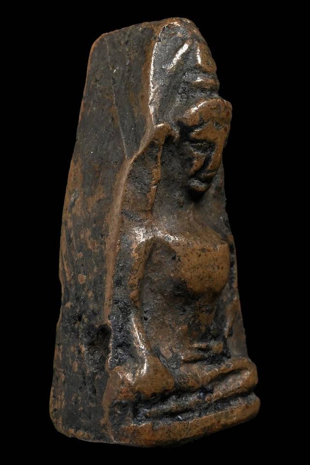 พระผงสุพรรณ พิมพ์หน้าแก่ วัดพระศรีรัตนมหาธาตุ สุพรรณบุรี