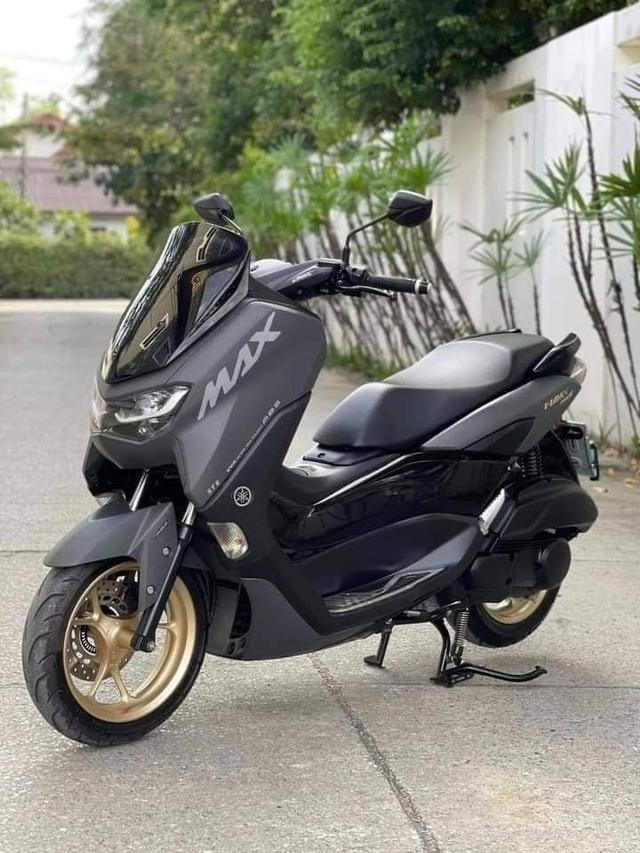 Yamaha N-max สีเทา-ดำ 2