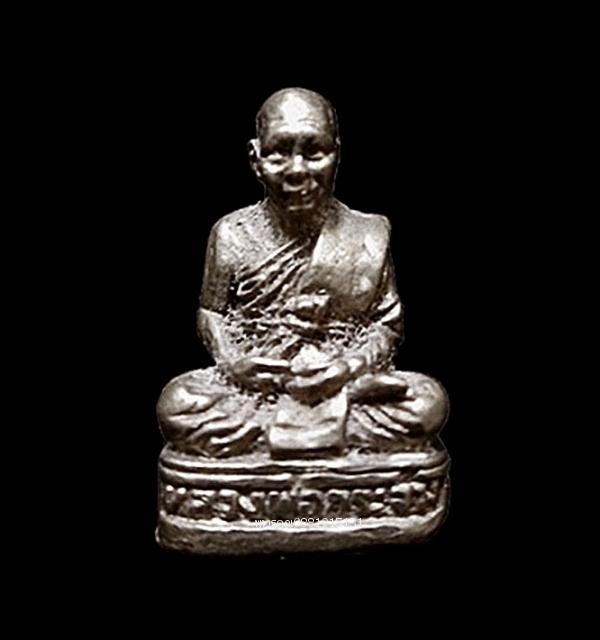 รูปหล่อหลวงพ่อกระจ่าง วัดเชิงทะเล จ.ภูเก็ต