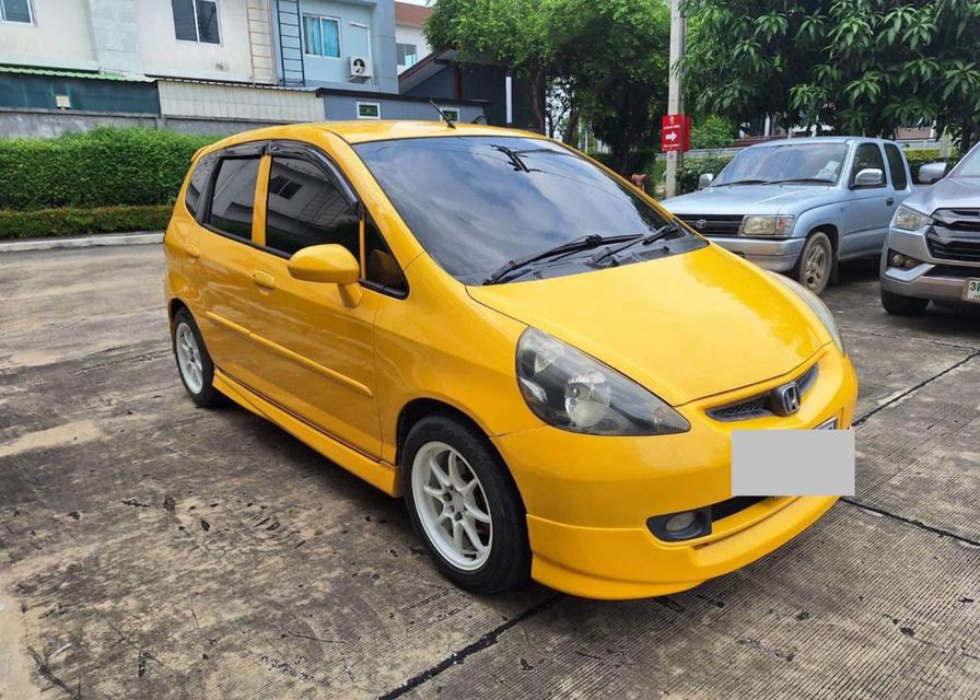 ขายรถมือสอง Honda Jazz ปี 2005 สีเหลือง รถบ้านแท้ใช้งานน้อย