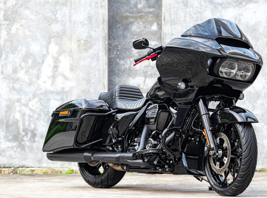 ส่งต่อราคาถูก Harley Davidson Road Glide