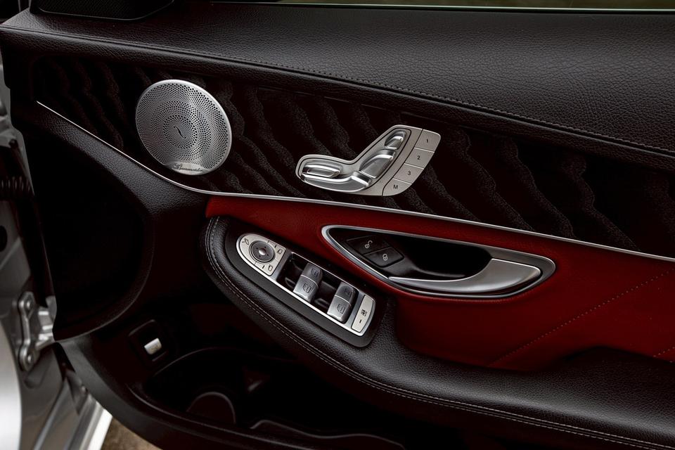 Benz C300 AMG Bluetec ปี 2015 สีเทา เบาะแดง  19