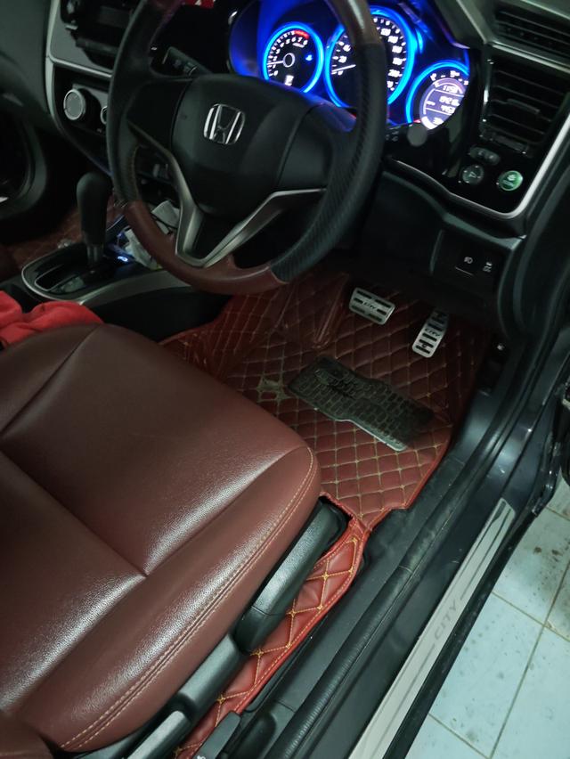 Honda city ปี 2015 รุ่น v 8