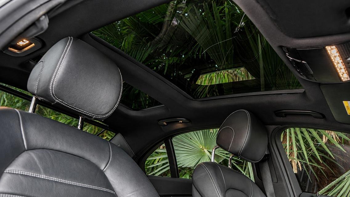 Mercedes-Benz C350 2.0 W205 e AMG Dynamic AT 2016 ไมล์ 74,xxx km. !!! ราคาพิเศษ 639,000 บาท รูปที่ 16