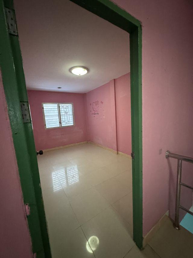 ขายทาวเฮ้าส์2ชั้น หมู่บ้าน ประภัสสรเนเชอรัลปาร์ค ใกล้เครือสหพัฒน์ จังหวัดชลบุรี 2