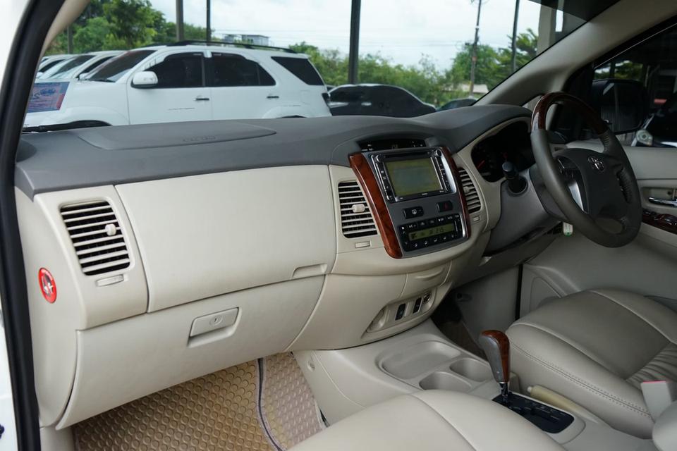 2011 TOYOTA INNOVA 2.0V 11