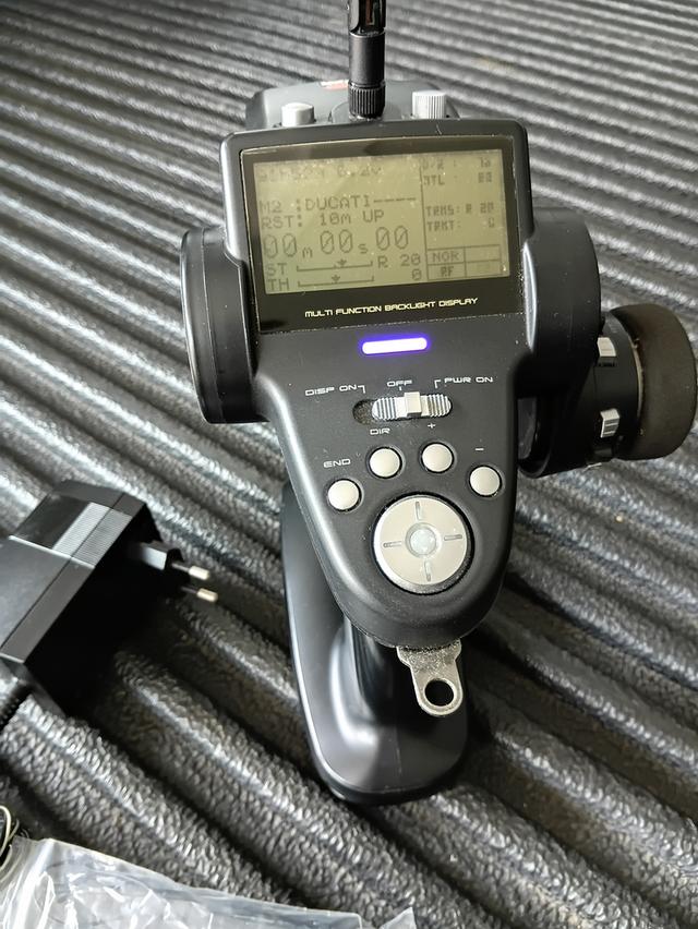 รีโมทรถบังคับไฟฟ้า ใช้ได้กับรถบังคับทุกชนิด