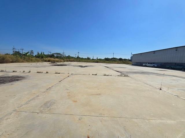 ขายและให้เช่าโกดังพนัสนิคมชลบุรี ขายและให้เช่าโกดัง ขนาด 1,800 ตารางเมตร เทคอนกรีตไว้ทั้งหมด 6