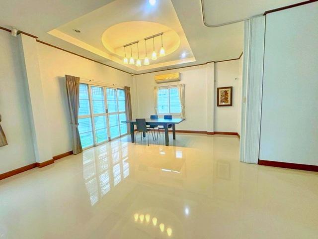 หลังมุม สภาพสวย ศรีราชาะนิคมอุตสาหกรรม ใกล้ เจพาร์ค ศรีราชา 500 ม. บ้านเดี่ยวหรู 2 ชั้น 3 นอน 100 ตร.ว. 300 ตร.ม. 4