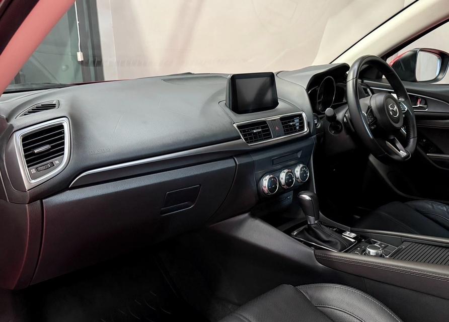 2018 MAZDA3 2.0SP รถมือเดียว 60,000 กม สภาพป้ายแดง รถเข้าศูนย์ทุกระยะ ไม่เคยมีอุบัติเหตุครับ 11