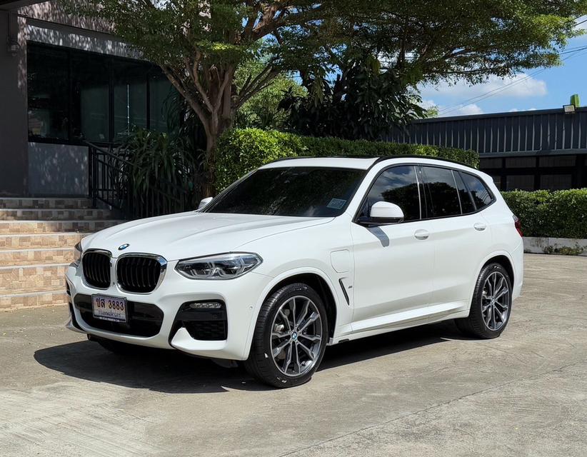 2021 BMW X3 XDRIVE 30e MSPORT  รถมือเดียวออกป้ายแดง รถไม่เคยมีอุบัติเหตุ เข้าศูนย์ทุกระยะ วารันตียังเหลืออีกนานครับ 4