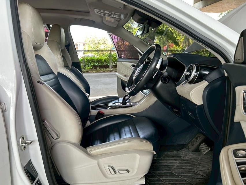 ขายรถ MG HS 1.5 PHEV AT ปี 2022 มือเดียว สภาพดี 15