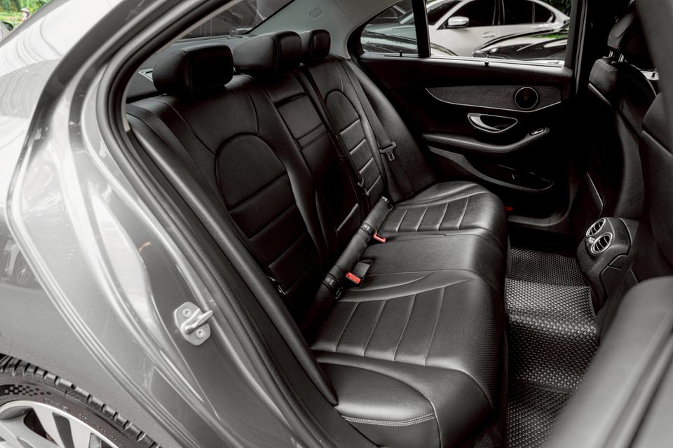 Mercedes-Benz C220d Avantgarde ปี 2019  🩶𝐂𝟐𝟐𝟎𝐝 เข้าแล้ววันนี้! ราคาดีต่อใจที่สุด 💵 🩶 6
