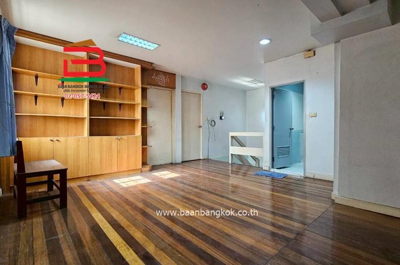 ขายบ้านแฝด 2 ชั้น หมู่บ้านเคหะธนบุรี 1 (ใกล้โลตัสพระราม 2) เนื้อที่ 49 ตรว. แขวงแสมดำ เขตบางขุนเทียน 10