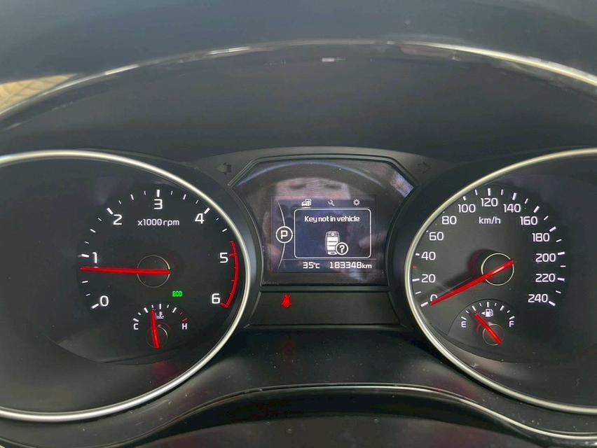 Kia Grand Canival 2.2EX (11ที่นั่ง) ปี 2015 จด 2017 สีขาว รูปที่ 16