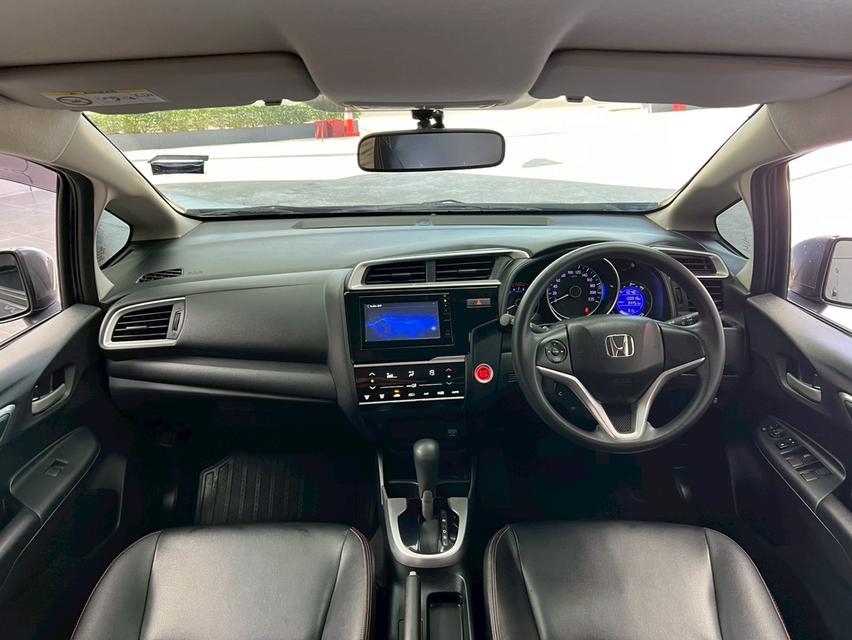 ปี 2019 HONDA JAZZ, 1.5 i-VTEC V+โฉม ปี14-ปัจจุบัน สีเทา เกียร์ออโต้ เครื่องเบนซินมือเดียวป้ายแดง รูปที่ 5