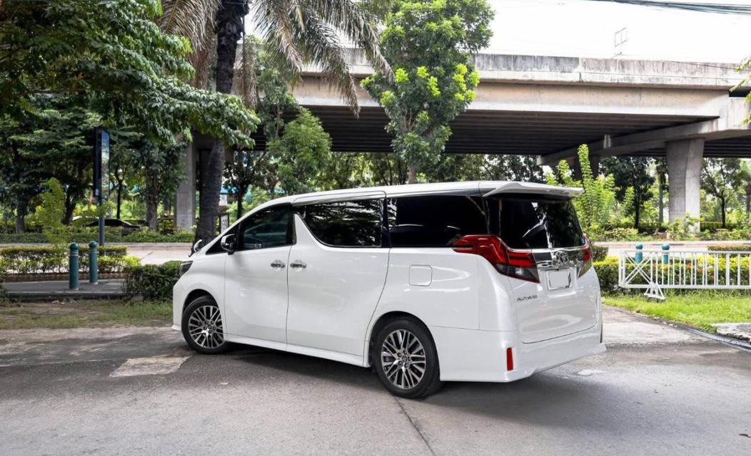 Toyota Alphard 30 รุ่น SC ปี 2017 รถมือสอง 2