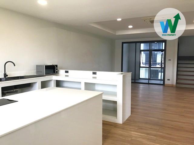 ให้เช่าโฮมออฟฟิศ 4 ชั้นหลังมุม ใหม่เอี่ยม ต่อเติมครบ 3 ห้องนอน 4 ห้องน้ำ 5 แอร์ 3 ที่จอดรถ ใกล้รถไฟฟ้าสถานีคู้บอน 5