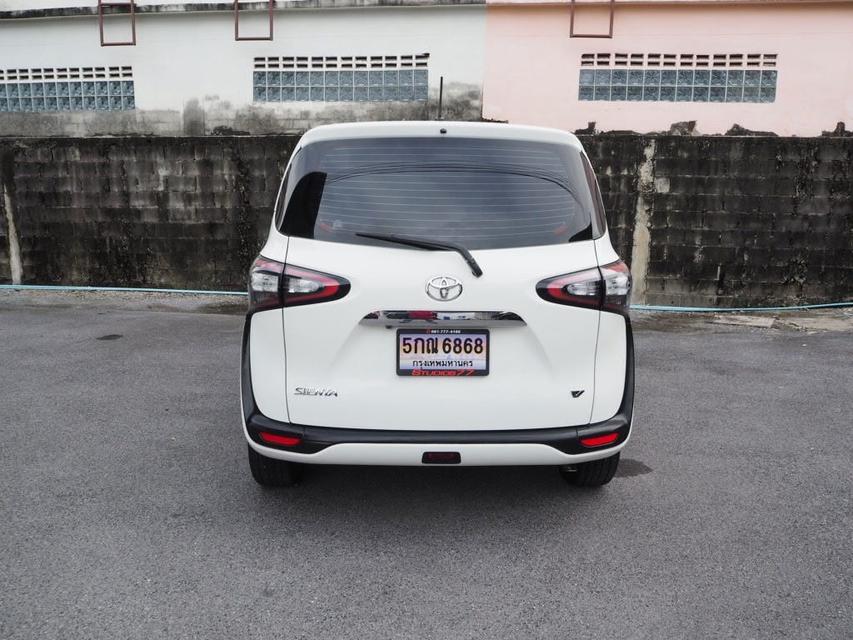 TOYOTA SIENTA 1.5 V ปี 2019 8