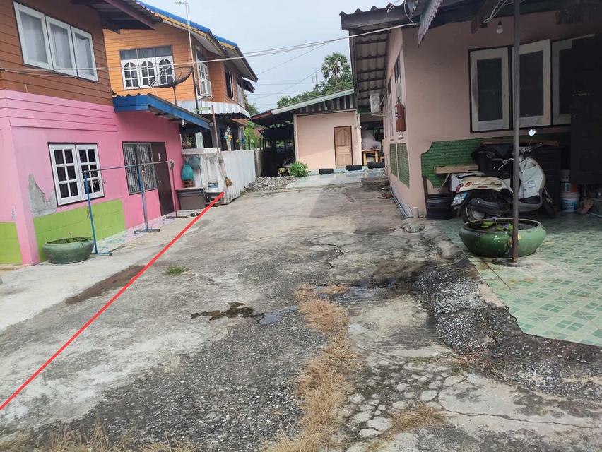 ที่ดินพร้อมสิ่งปลูกสร้าง เข้าซอยสุวินทวงศ์28 แค่130ม.เท่านั้น 2