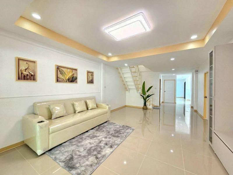 หมู่บ้านบัวทอง2  ติดรถไฟฟ้าสายสีม่วง สถานีคลองบางไผ่ ทาวน์เฮาส์ 2 ชั้น 9