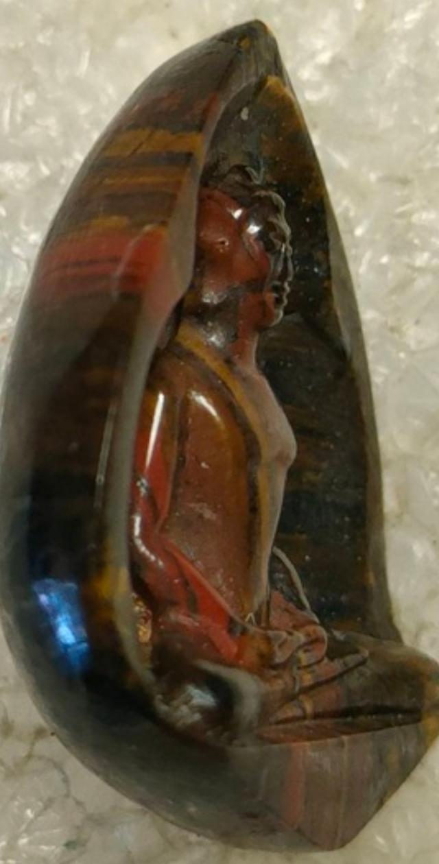 วัดใจ 120 พระมหาสิริราชธาตุ รุ่นดูดทรัพย์ รับโชค วัดพระธรรมกาย เนื้อหินแกะ ปี 2541 จ.ปทุมธานี สวยครับ รับประกันแท้ตามกฏ 2