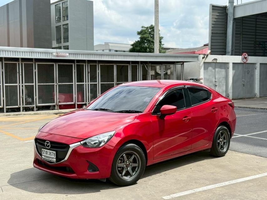 MAZDA 2  1.3 STD 2016 สีแดง มือเดียว เข้าศูนย์ทุกระยะ
