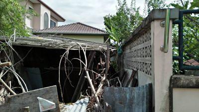 Sale Smaller plot of land for sale Suitable for build a house, residence 76  sqm. at BTS Samrong 4